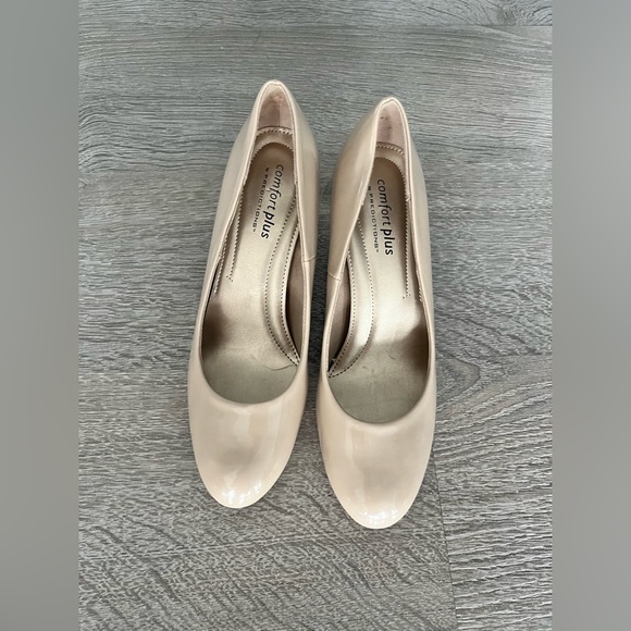 Almost new, wore a coupon times, great condition, beige heels - Picture 4 of 6